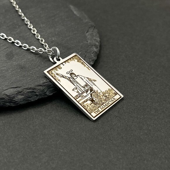 THE MAGICIAN Tarot Card Stainless Steel Necklace - Picture 1 of 5